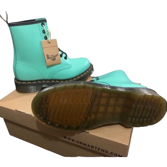 NWT  DR.MARTENS 1460 SMOOTH LEATHER BOOTS - Picture 6 of 12